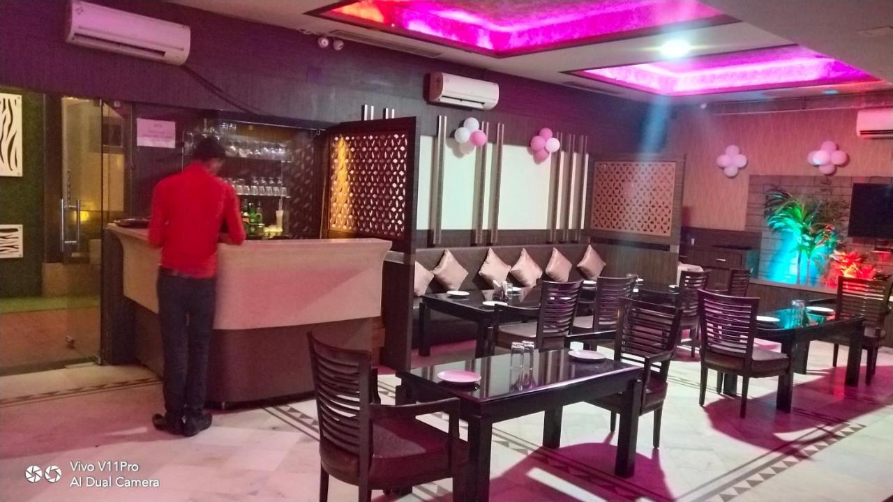 Rass Hotel Kanpur Luaran gambar